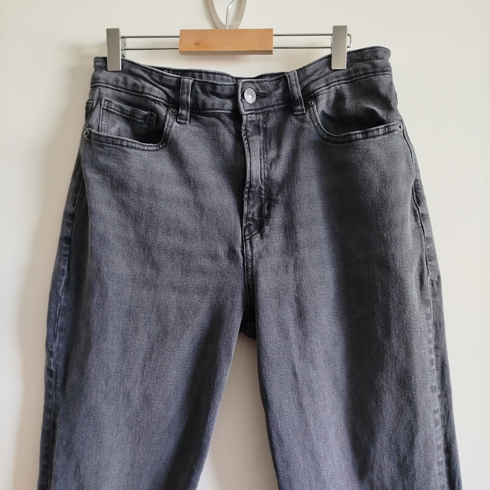 American Eagle High Waisted Stretch Mom Jeans (US 10)
